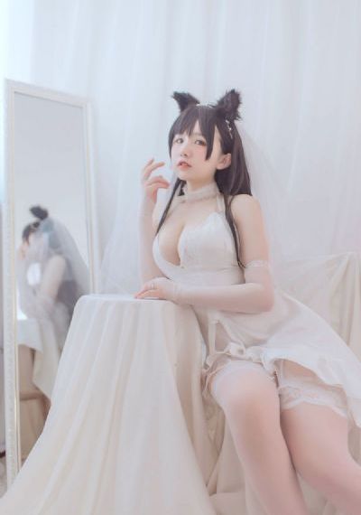 他的舌头探进蜜源毛毛虫说说视频